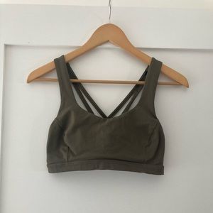Green lululemon sports bra